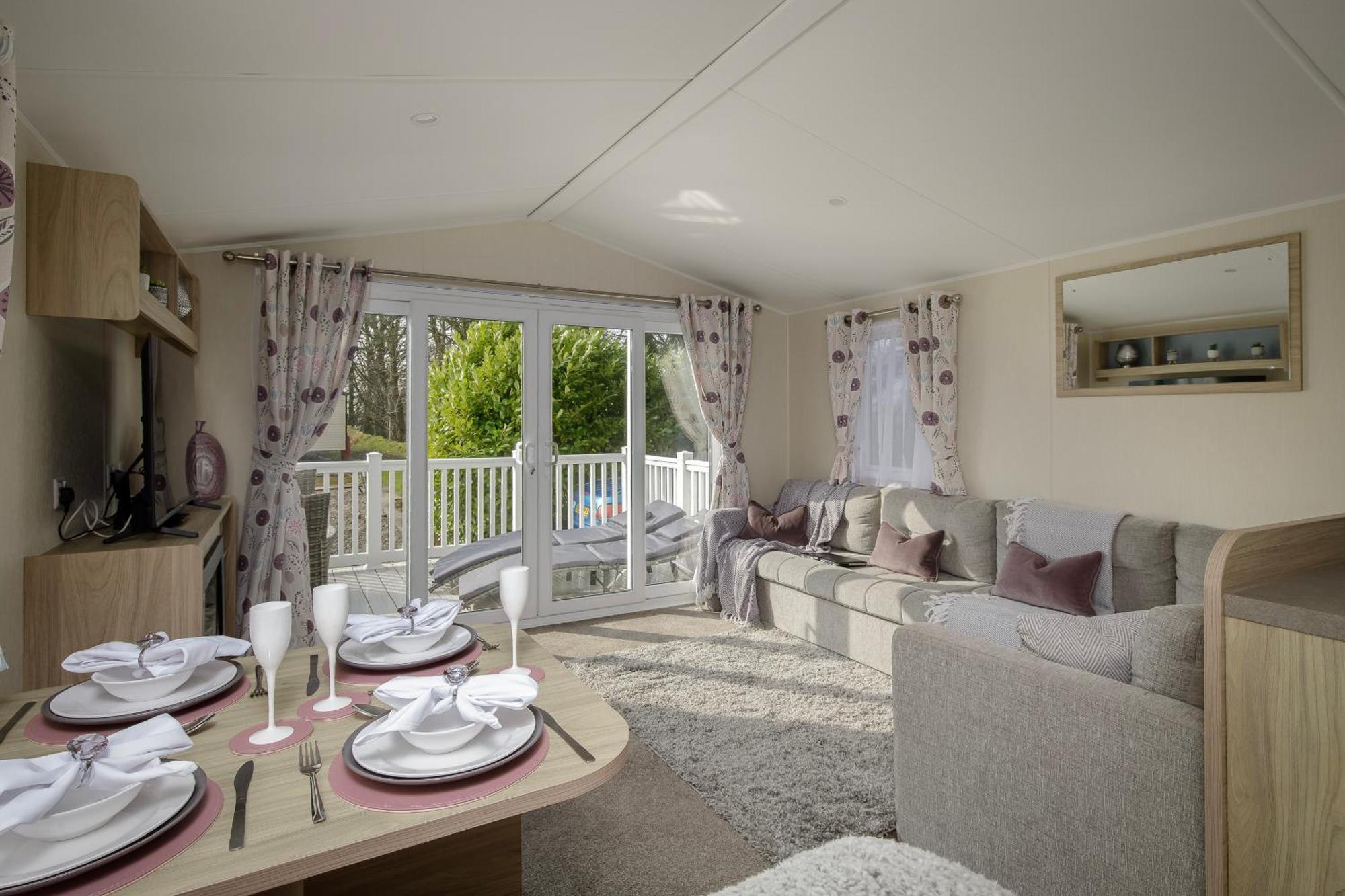 Ribble Heights Lodge, Stunning Views & Spacious Decking Campsite Longridge
