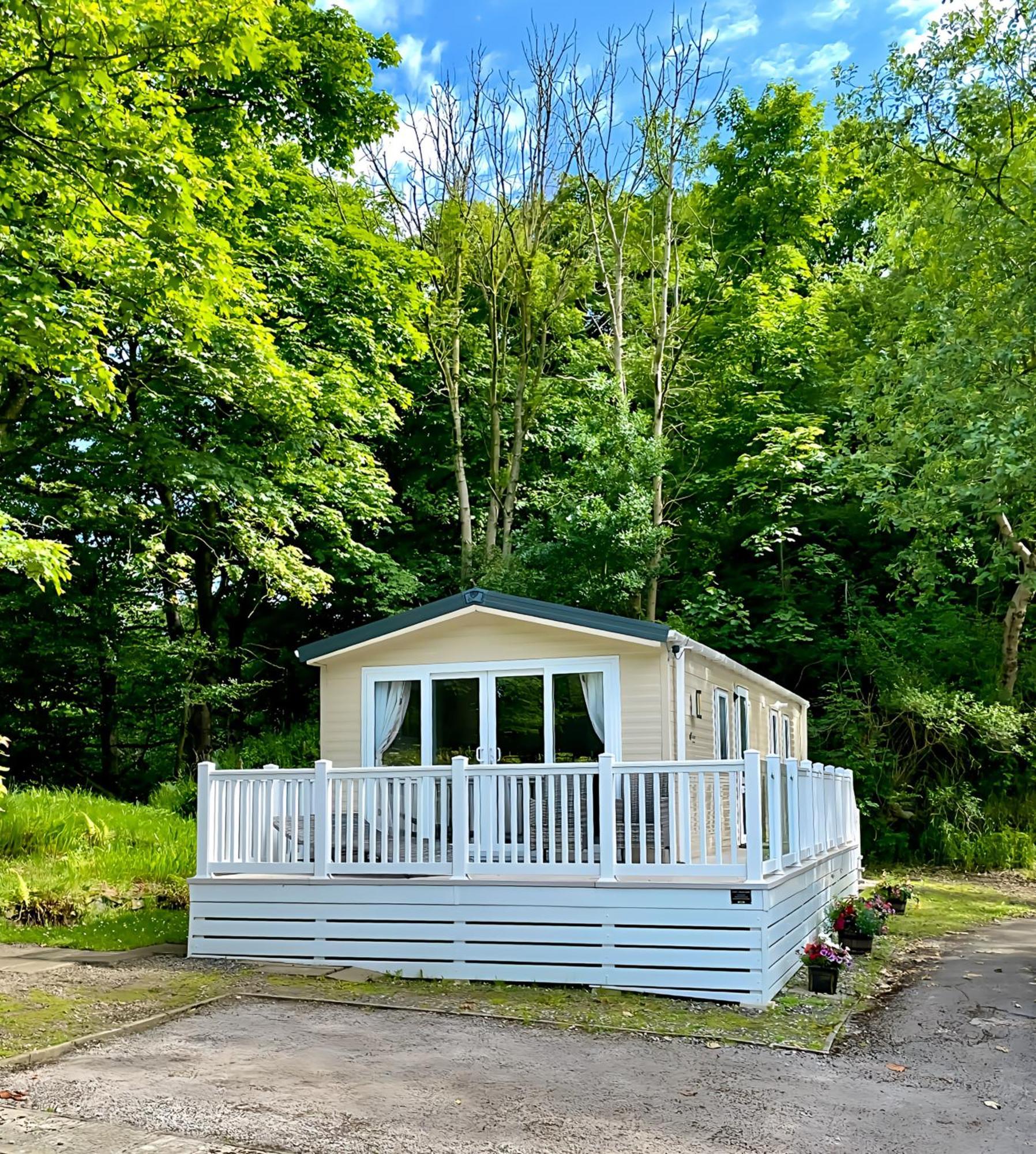 Ribble Heights Lodge, Stunning Views & Spacious Decking * Longridge